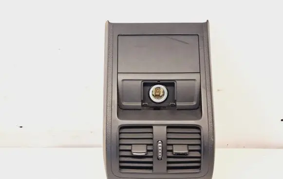 Rear air vent grill