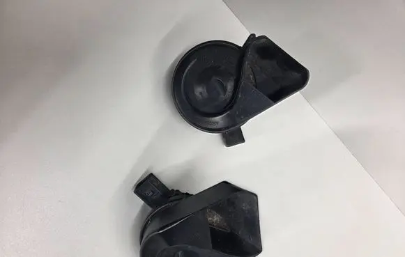 Audi A6 S6 C6 4F Horn signal