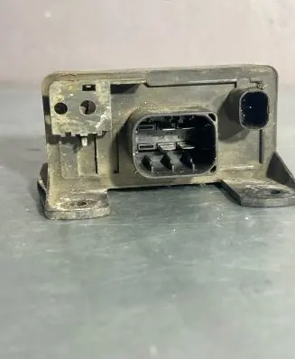 Mercedes-Benz E W211 Glow plug pre-heat relay 0255452832 899075000