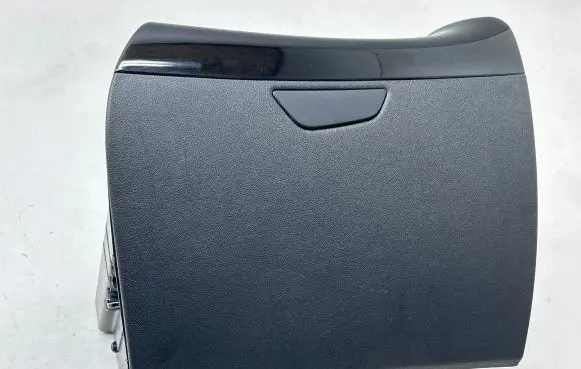 Renault Captur Glove box 685003033R 00170388 00134397
