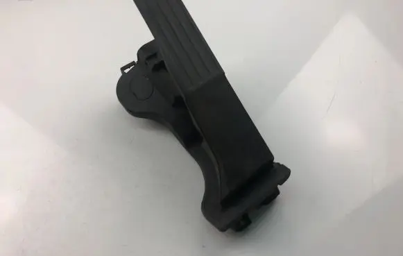 Volkswagen Golf VI Accelerator throttle pedal bracket 1K1723503T