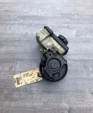 Ford Mondeo Mk III Power steering pump
