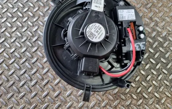 Volkswagen Arteon Heater fan/blower 5WB819021 5Q0907521F