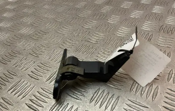 Volvo XC60 Rear door lower hinge 31424589