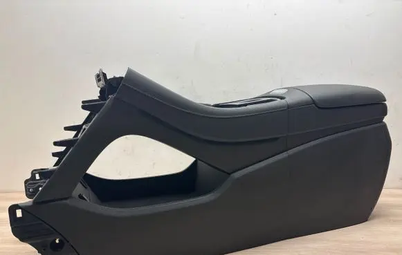 Hyundai Santa Fe Center console 84610s1aa1