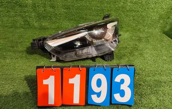 Mazda CX-3 Headlight/headlamp BD10E51040