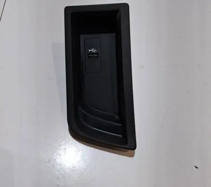BMW 3 F30 F35 F31 USB socket connector 105026813 9207358 58450710