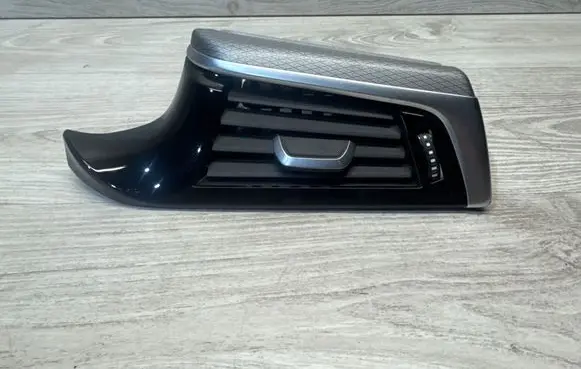 BMW 5 G30 G31 Dashboard side air vent grill/cover trim 9330858