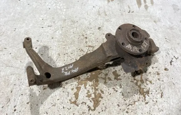 Audi A4 S4 B5 8D Front wheel hub spindle knuckle