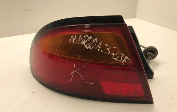 Mazda 323 F Rear/tail lights