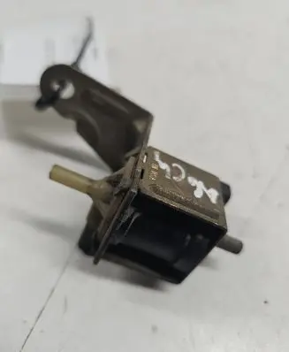 Audi A6 S6 C4 4A Turbo solenoid valve 437906283A
