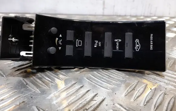 Mercedes-Benz S W221 Air suspension control unit module (rear) A2218215451