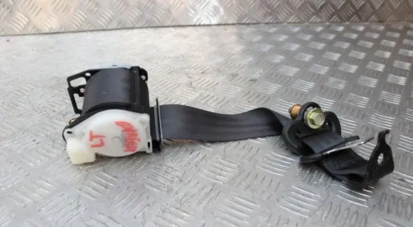 Honda Legend III KA9 Rear seatbelt