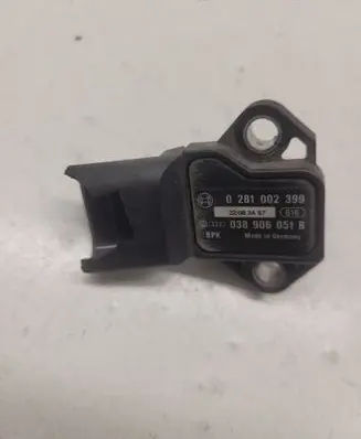 Volkswagen Golf V Air pressure sensor 0281002399 038906051B