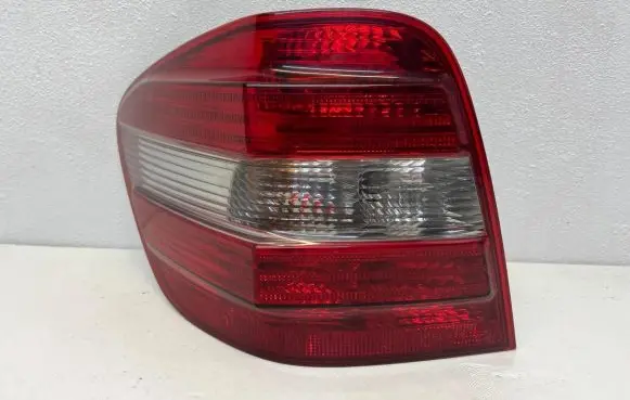 Mercedes-Benz ML W164 Rear/tail lights A1648200164 06105231554 18S404001