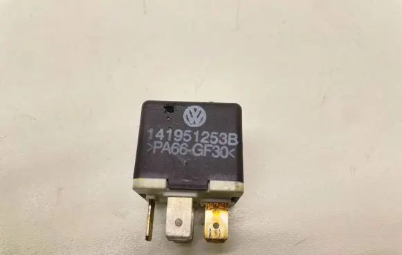 Skoda Fabia Mk2 (5J) Other relay 141951253B