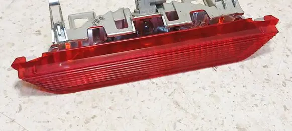 Toyota Yaris Third/center stoplight 52008