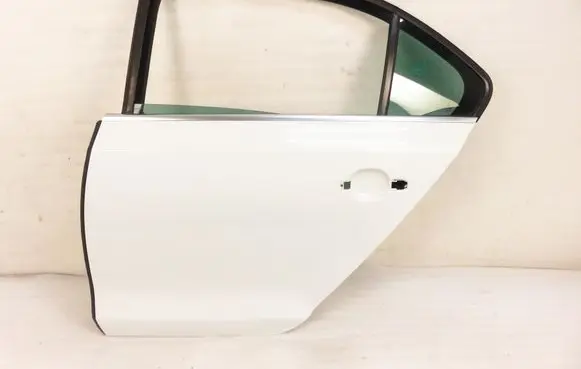 Volkswagen Jetta VI Rear door