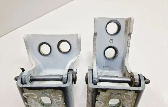 Rear door hinge set