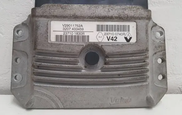 Dacia Duster Engine control unit/module 2371007405R 237101830R 3207433459