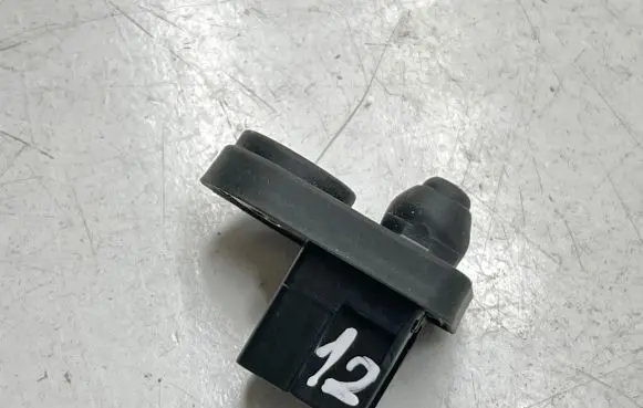 Nissan Pulsar Rear door sensor 
