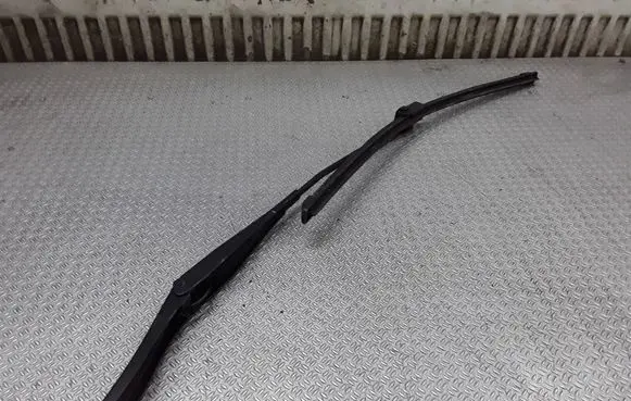 Opel Astra H Windshield/front glass wiper blade 13111219LH