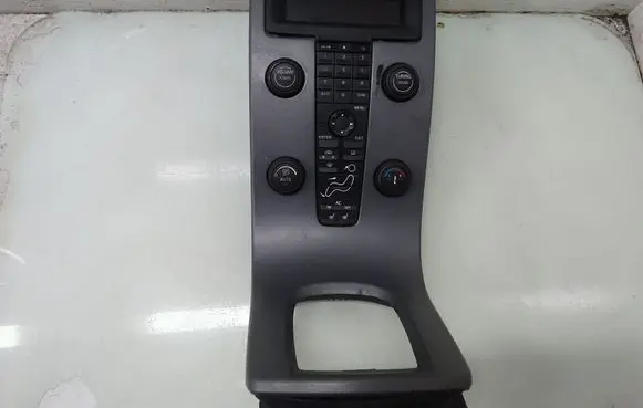 Volvo V50 Climate control unit 8623067