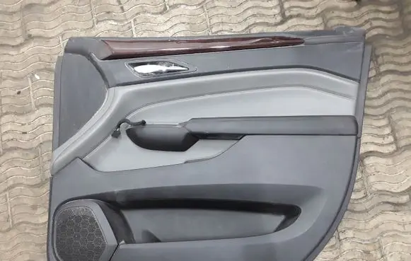 Cadillac SRX Front door card panel trim 813178514 20940943 0B60915GT
