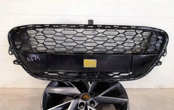 Citroen C3 Front bumper upper radiator grill 9685359677