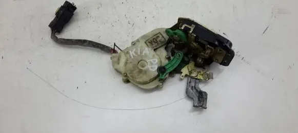 KIA Sorento Front door lock 041225