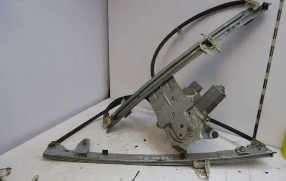 Citroen Xsara Picasso Front door electric window regulator 105772-101