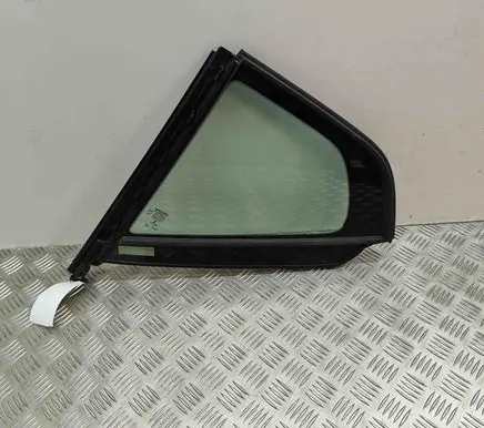 Volvo XC40 Rear vent window glass 31442381