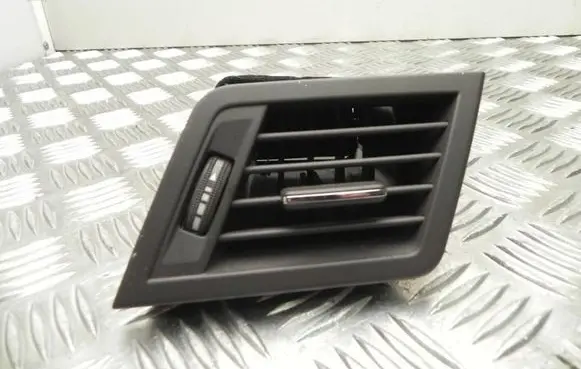 Mercedes-Benz E A207 Rear air vent grill A2078300254 T465