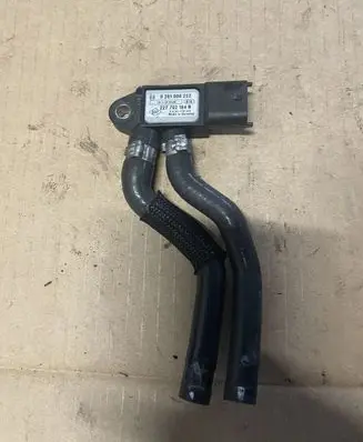 Nissan X-Trail T32 Turbo air boost pressure sensor 0281006252 H8201238402