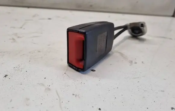 Mercedes-Benz CLS C219 Rear seatbelt buckle 2198600569 605894400B 05894400
