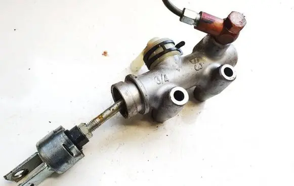 Lexus IS 220D-250-350 Clutch master cylinder