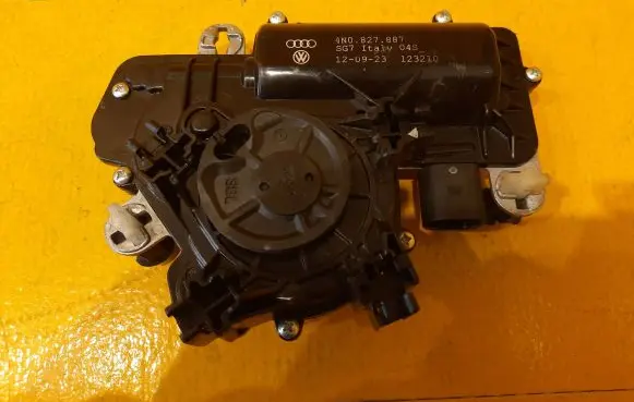 Audi A8 S8 D5 Tailgate/trunk/boot lock/catch/latch 4N0827887