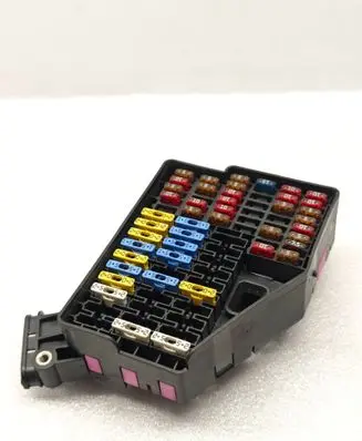 Skoda Fabia Mk1 (6Y) Fuse module 6Q1941824B 18367