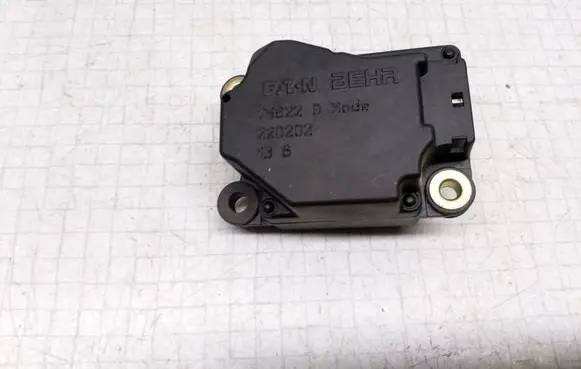 Volvo V70 Air flap motor/actuator 75622D 220202