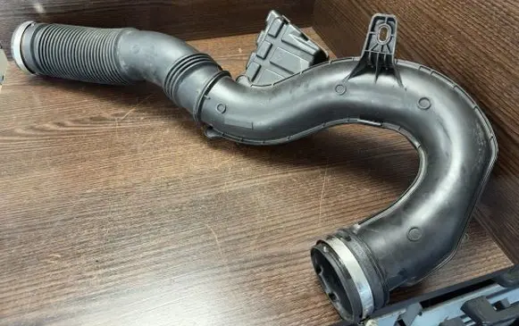 Intake resonator