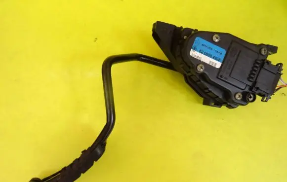 Renault Vel Satis Accelerator throttle pedal 8200004938