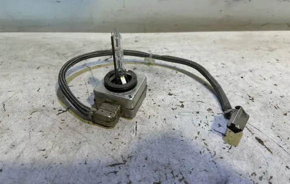 BMW 5 F10 F11 Xenon bulb 66140 343833 92140377