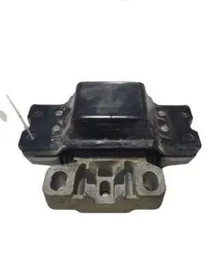 Volkswagen PASSAT B6 Engine mount bracket 3C0199555 061019031256