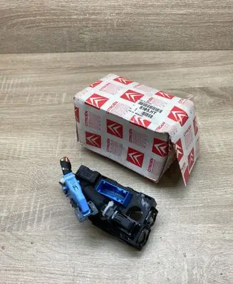 Citroen Xsara Picasso Central body control module 6105HT