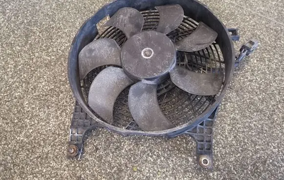Electric radiator cooling fan