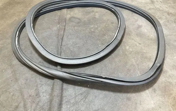 Rubber seal rear door