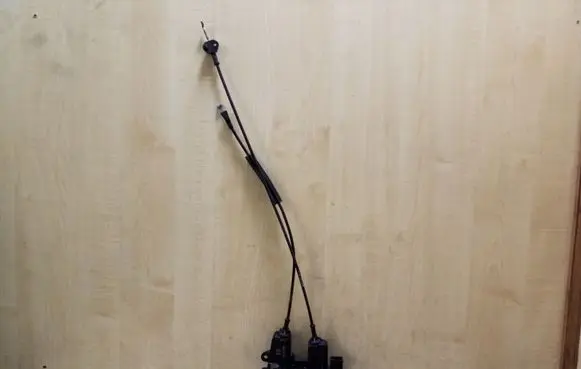 Opel Vectra C Rear door lock 24447345