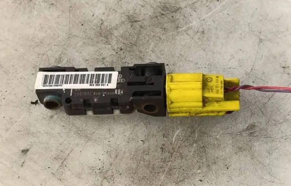 Audi A4 S4 B7 8E 8H Airbag deployment crash/impact sensor 8E0959651A