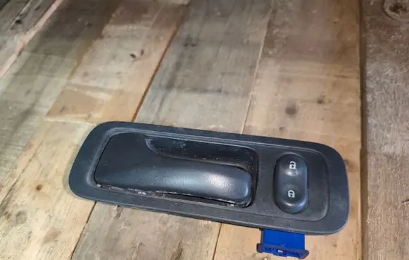 Honda Element Front door interior handle 