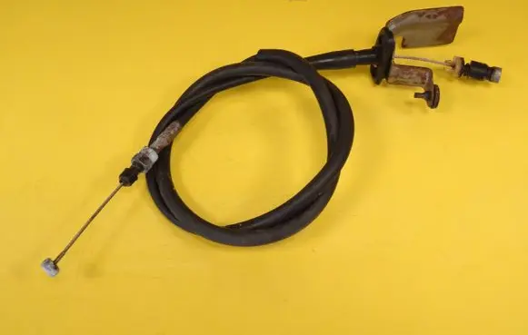 Toyota Starlet (P90) V Throttle cable 